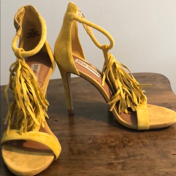 Yellow fringe heels - Picture 2 of 2